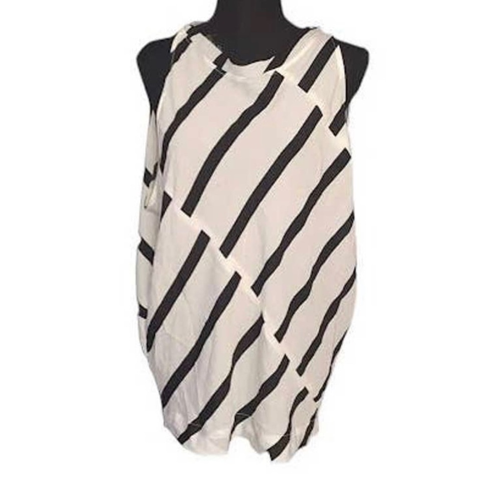 BCBGeneration
Black and White
Striped Tank
Medium